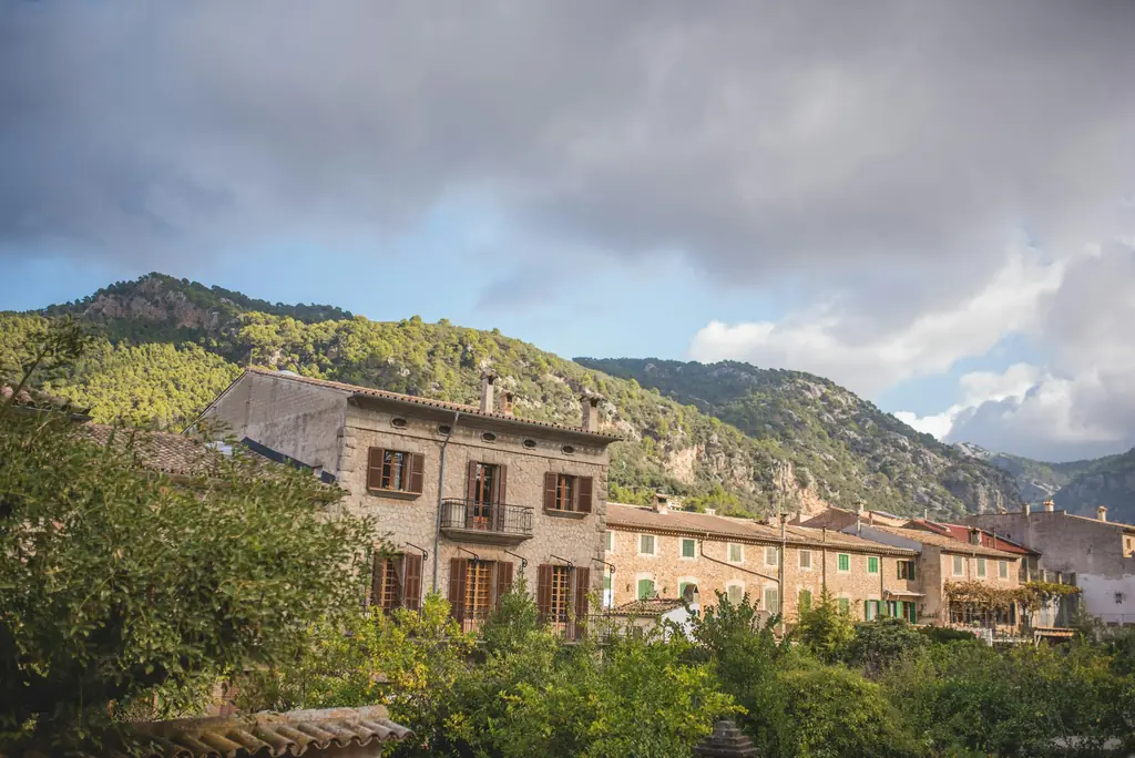 La casa y el valle de Sóller desde el jardín